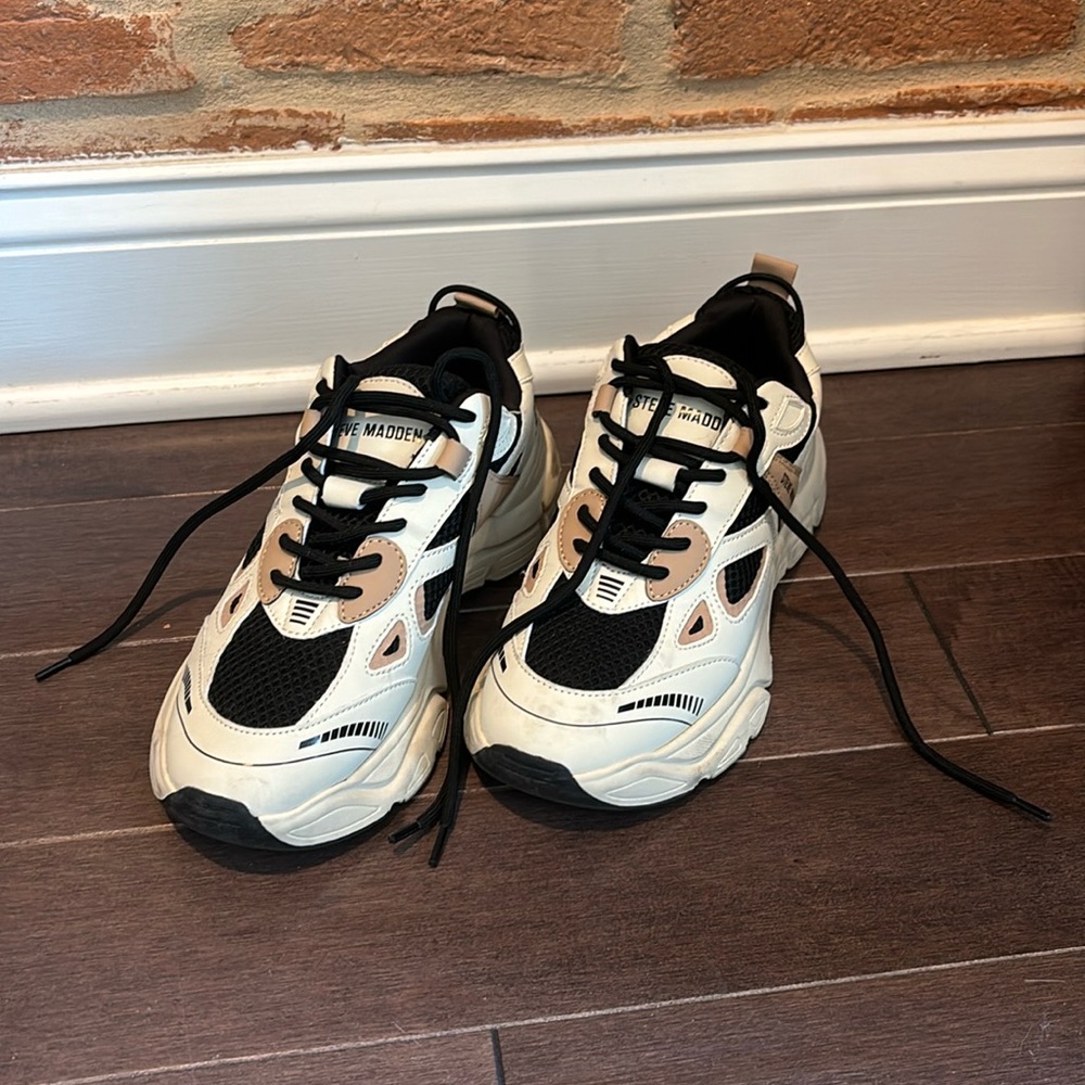 Steve Madden Clydie Sneakers